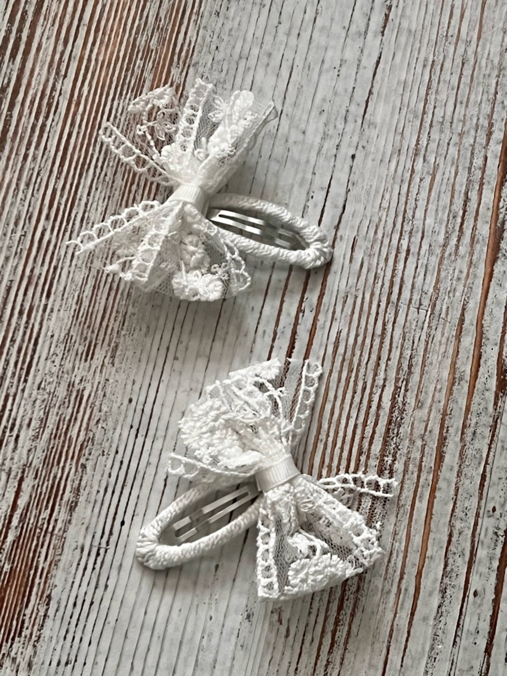 White Lace Bow Hair Clips for Kids - Charming Accessory - Picture 8 of 11